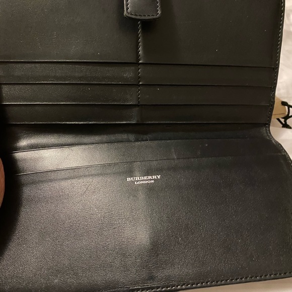 Burberry long Wallet - Picture 9 of 16